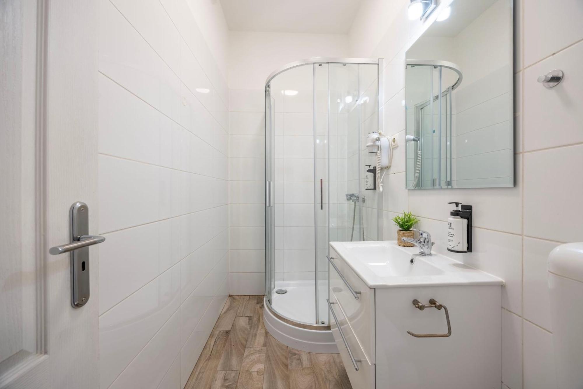 Apartament Deluxe Danube Center Next To The Fashion St'