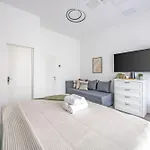 Deluxe Danube City Center Suites Next To The Fashion St\'