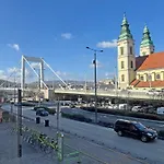 Deluxe Danube City Center Suites Next To The Fashion St\'