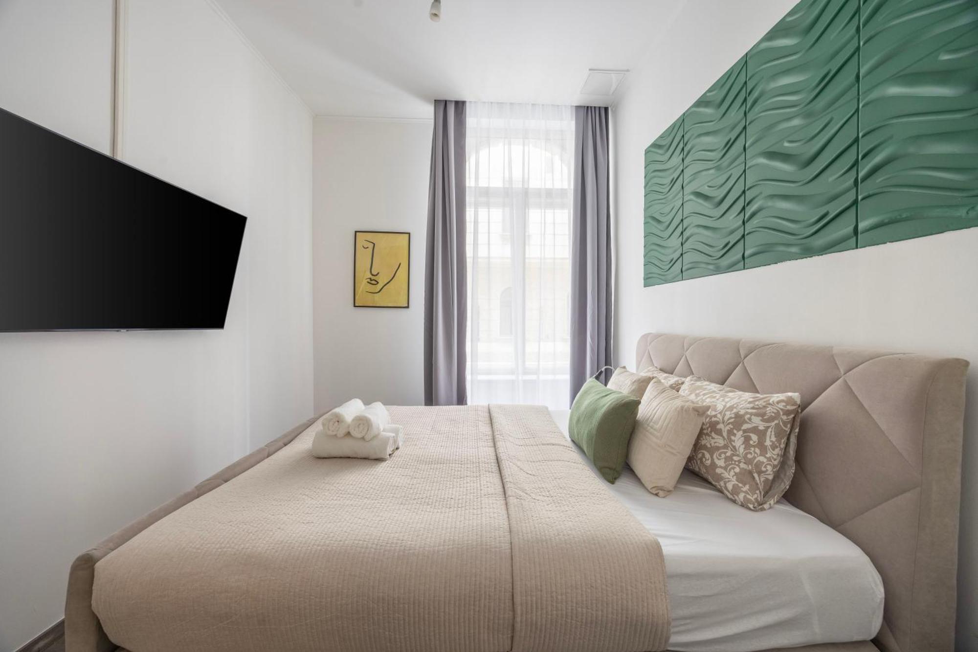 Apartment Deluxe Danube Center Next To The Fashion St' *