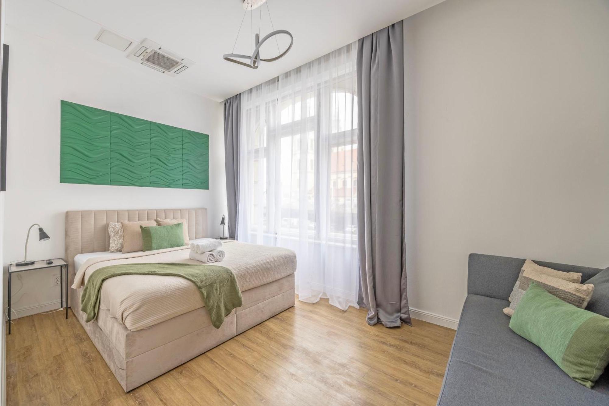 Apartment Deluxe Danube Center Next To The Fashion St'