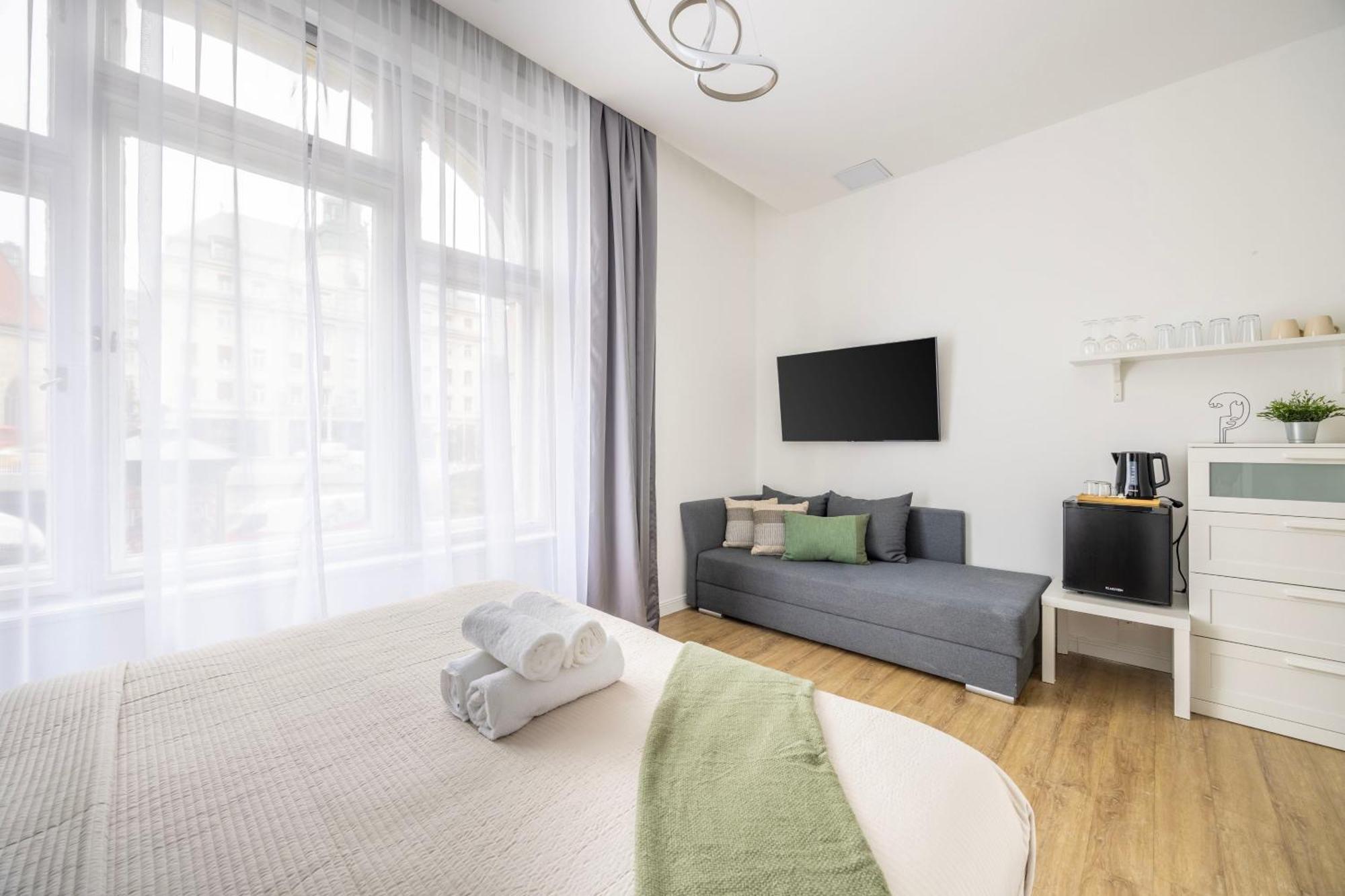 Apartment Deluxe Danube Center Next To The Fashion St'
